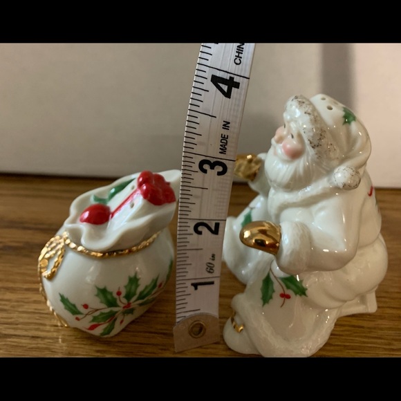 Lenox Santa and Toy Bag Salt & Pepper Shakers. Santa Salt and Pepper.     EUC! - Picture 10 of 10